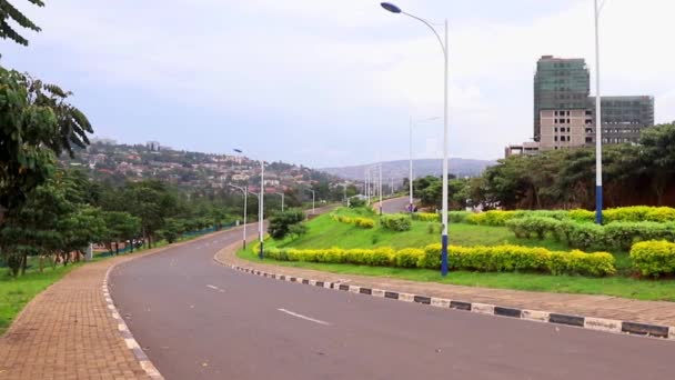 Trânsito Rodoviário Estrada Que Leva Centro Cidade Kigali Capital Ruanda — Vídeo de Stock