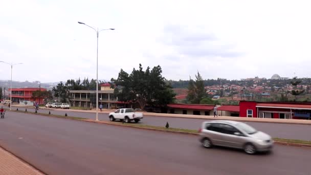 ルワンダのキガリで3月の2019でのSonatube Roadの道路交通 — ストック動画
