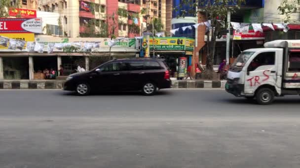 Unbekannte Und Straßenverkehr Auf Der Ringstraße Bezirk Adabor Von Dhaka — Stockvideo