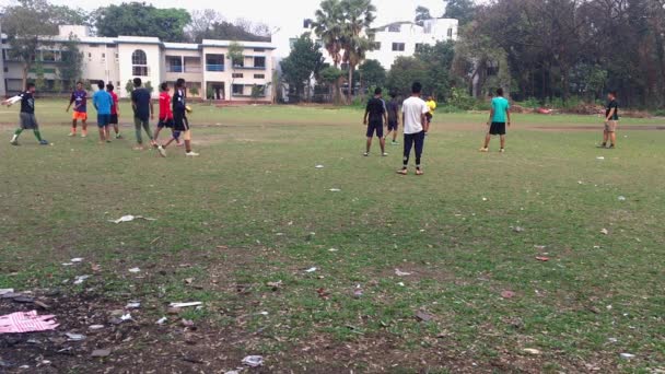 Studenti Non Identificati Che Giocano Calcio Dhaka Residential Model College — Video Stock
