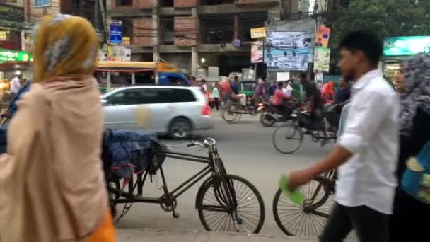 Unbekannte Und Straßenverkehr Auf Der Ringstraße Bezirk Adabor Von Dhaka — Stockvideo