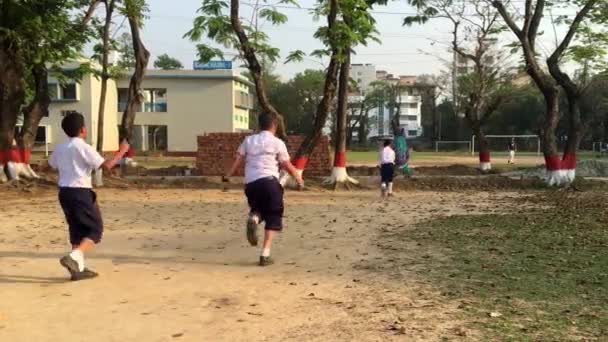 Aktywność Młodych Studentów Świeżym Powietrzu Dhaka Residential Model College Mohammadpur — Wideo stockowe