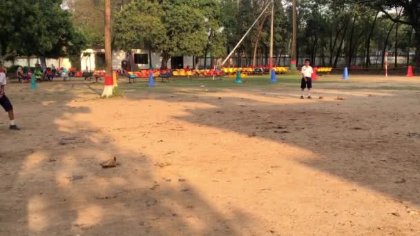 Unidentified Students Playing Cricket Dhaka Residential Model College Mohammadpur Dhaka — Stock Video