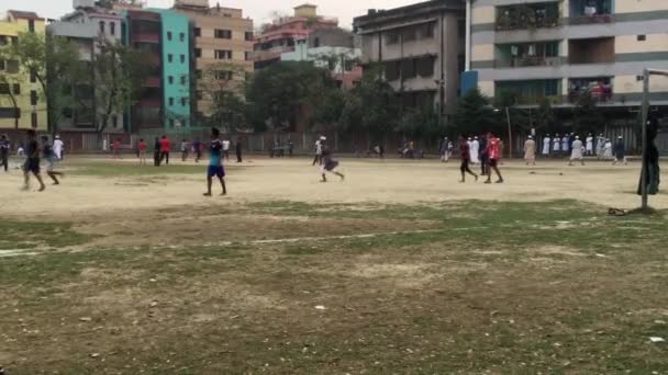 Bambini Giovani Non Identificati Parco Giochi Nella Zona Shyamoli Dacca — Video Stock