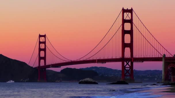 Golden Gate Bridge Sett Utifrån Baker Beach Vid Solnedgången San — Stockvideo