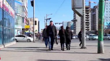 Moğolistan 'ın başkenti Ulaanbaatar' da sokak trafiği, yaklaşık Mart 2019