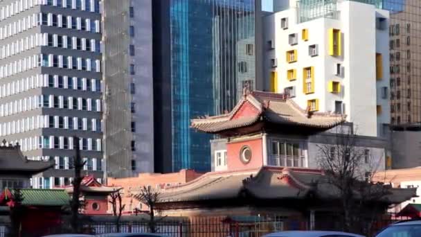 Choijin Lama Tempel Tussen Moderne Gebouwen Ulaanbaatar Hoofdstad Van Mongolië — Stockvideo