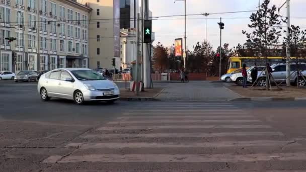 Street Traffic Ulaanbaatar Capital Mongolia Circa March 2019 — Stock Video