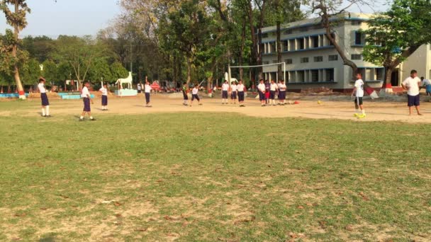 2019年2月前后 在孟加拉国首都达卡Mohammadpur达卡的达卡住宿示范学院举行的青年学生活动 — 图库视频影像