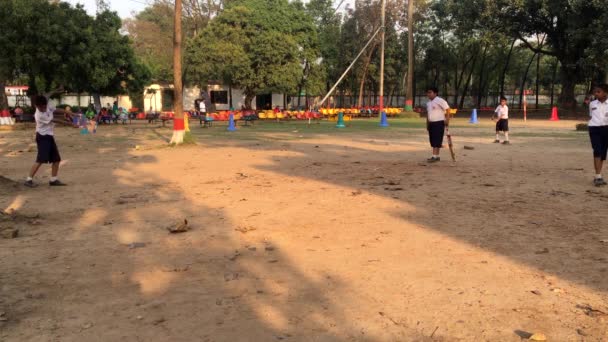 Aktywność Młodych Studentów Świeżym Powietrzu Dhaka Residential Model College Mohammadpur — Wideo stockowe