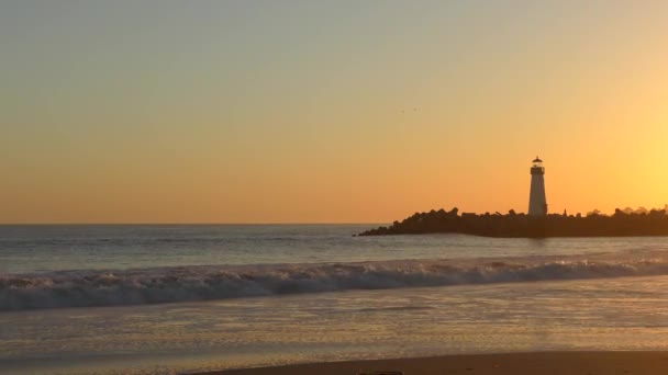 Santa Cruz Breakwater Aka Walton Lighthouse Sunset Seen Twin Lakes — Stock Video