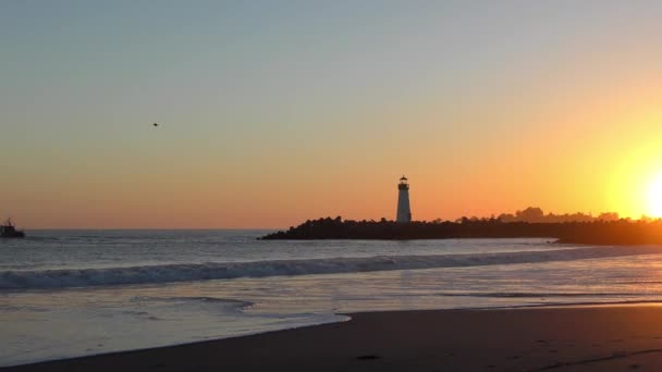 Santa Cruz Breakwater Aka Walton Maják Při Západu Slunce Jak — Stock video