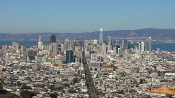 市场街 Market Street 和旧金山金融区 2018年10月前后从加利福尼亚州双峰镇 Twin Peaks — 图库视频影像