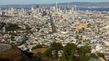 Market Caddesi ve San Francisco 'nun finans bölgesi Twin Peaks, California' dan, Ekim 2018 dolaylarında görüldü.