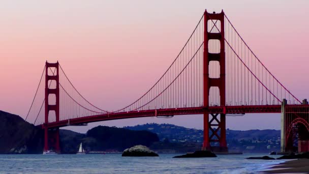 Most Golden Gate Jak Vidět Baker Beach Při Západu Slunce — Stock video