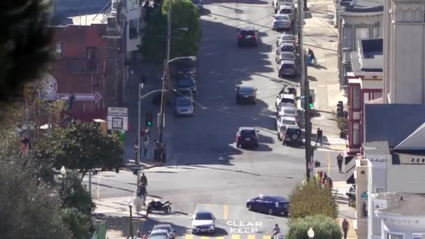 Unbekannte Und Straßenverkehr Auf Der Filbert Street Vom Telegraph Hill — Stockvideo