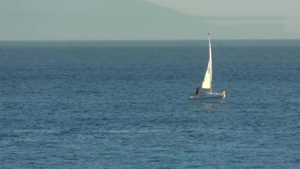 Navegando Iates Como Visto Twin Lakes Beach Pôr Sol Santa — Vídeo de Stock