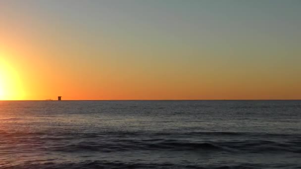 Superbe Coucher Soleil Coloré Sur Les Vagues Éclaboussantes Mer — Video