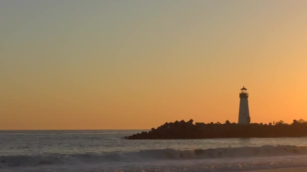 Santa Cruz Breakwater También Conocido Como Walton Lighthouse Sunset Seen — Vídeos de Stock