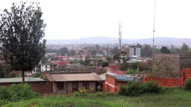 Ruanda 'nın başkenti Kigali' nin Doğu Afrika 'daki Nyanza Dağı' ndan görünüşü, yaklaşık Mart 2019.