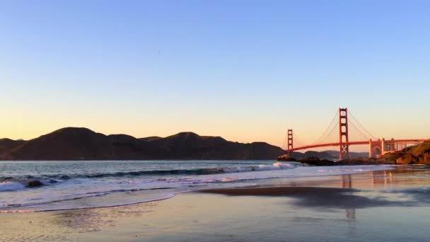 Golden Gate Híd Ahogy Baker Beach Től Látható Naplementekor San — Stock videók