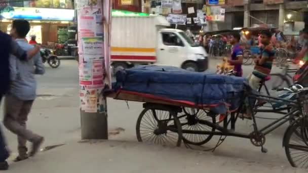 Unbekannte Und Straßenverkehr Auf Der Ringstraße Bezirk Adabor Von Dhaka — Stockvideo