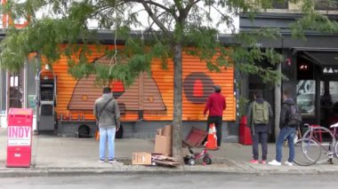 Brooklyn, Bushwick 'teki sokak manzarası, New York City' nin Brooklyn ilçesinin kuzey kesimindeki işçi sınıfı mahallesi, yaklaşık Ekim 2018.