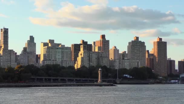 Záběry Výhledu Upper East Side Ostrova Rossevelt Slunečného Dne — Stock video