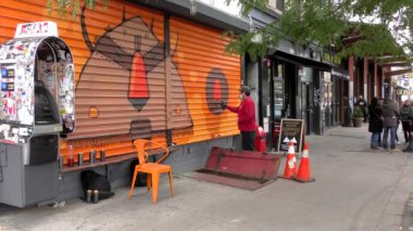 Brooklyn, Bushwick 'teki sokak manzarası, New York City' nin Brooklyn ilçesinin kuzey kesimindeki işçi sınıfı mahallesi, yaklaşık Ekim 2018.