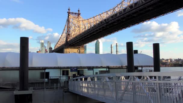 Koch Queensboro Bridge Also Known 59Th Street Bridge Connecting Long — Vídeo de Stock