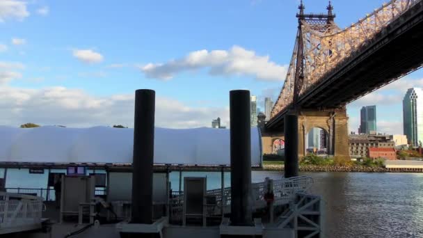 Мост Кох Квинсборо Известный Мост Улице Соединяющий Лонг Айленд Верхним — стоковое видео