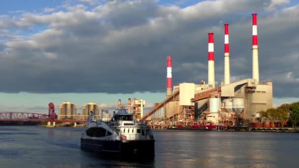 Ravenswood Generating Station Long Island City Queens New York Gezien — Stockvideo