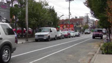 Brooklyn, Bushwick 'teki sokak manzarası, New York City' nin Brooklyn ilçesinin kuzey kesimindeki işçi sınıfı mahallesi, yaklaşık Ekim 2018.