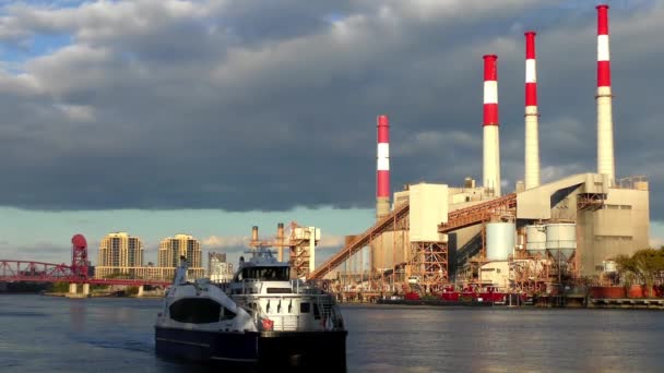 Ravenswood Generating Station Long Island City Queens New York Gezien — Stockvideo