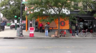 Brooklyn, Bushwick 'teki sokak manzarası, New York City' nin Brooklyn ilçesinin kuzey kesimindeki işçi sınıfı mahallesi, yaklaşık Ekim 2018.