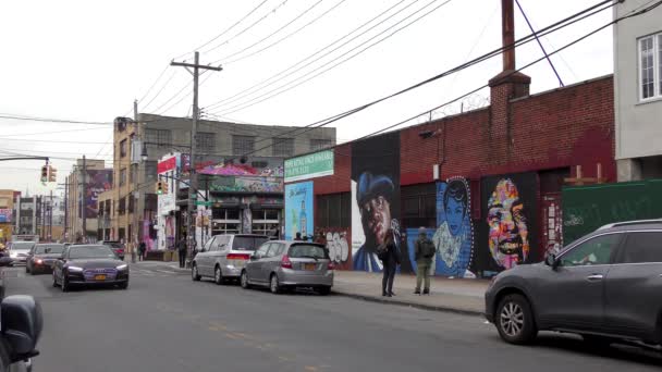 Gatuscenen Bushwick Brooklyn Ett Arbetarkvarter Norra Delen New York City — Stockvideo