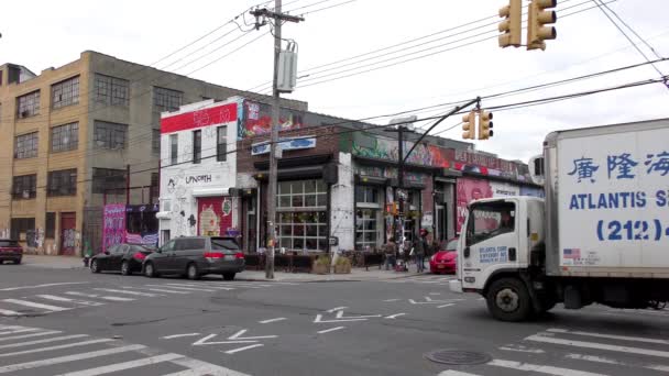 布鲁克林布什威克的街头场景 位于纽约市布鲁克林区北部的工人阶级社区 2018年10月左右 — 图库视频影像