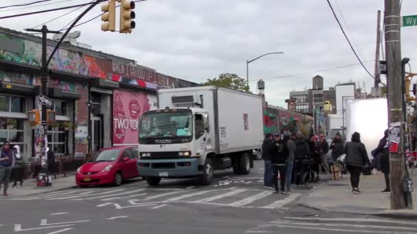 Gatuscenen Bushwick Brooklyn Ett Arbetarkvarter Norra Delen New York City — Stockvideo