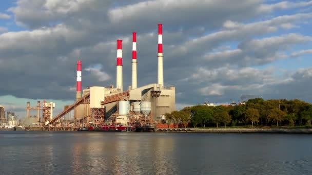 Ravenswood Generating Station Long Island City Queens New York Jak — Stock video