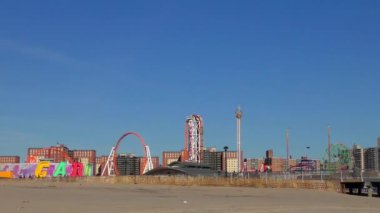 Luna Parkı, Coney Adası 'ndaki Coney Sahili' nden görüldüğü gibi, New York City, 2018