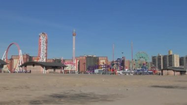 Luna Parkı, Coney Adası 'ndaki Coney Sahili' nden görüldüğü gibi, New York City, 2018