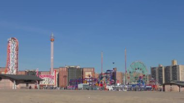 Luna Parkı, Coney Adası 'ndaki Coney Sahili' nden görüldüğü gibi, New York City, 2018