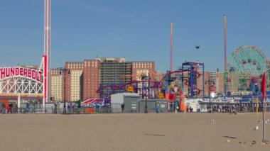 Luna Parkı, Coney Adası 'ndaki Coney Sahili' nden görüldüğü gibi, New York City, 2018