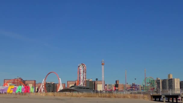 Der Luna Park Gesehen Vom Coney Island Beach Auf Coney — Stockvideo