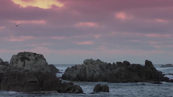 Tramonto Sulle Rocce Oceaniche Sull Isola San Cristobal Nell Oceano — Video Stock