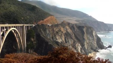 Bixby Creek Köprüsü, aynı zamanda Bixby Kanyon Köprüsü olarak da bilinir, Kaliforniya 'nın Big Sur kıyısında, 2018