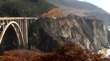 Bixby Creek Köprüsü, aynı zamanda Bixby Kanyon Köprüsü olarak da bilinir, Kaliforniya 'nın Big Sur kıyısında, 2018