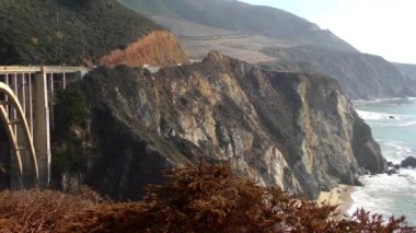 Bixby Creek Köprüsü, aynı zamanda Bixby Kanyon Köprüsü olarak da bilinir, Kaliforniya 'nın Big Sur kıyısında, 2018