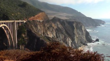 Bixby Creek Köprüsü, aynı zamanda Bixby Kanyon Köprüsü olarak da bilinir, Kaliforniya 'nın Big Sur kıyısında, 2018