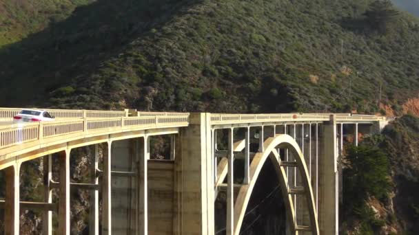 Bixby Creek Köprüsü Aynı Zamanda Bixby Kanyon Köprüsü Olarak Bilinir — Stok video